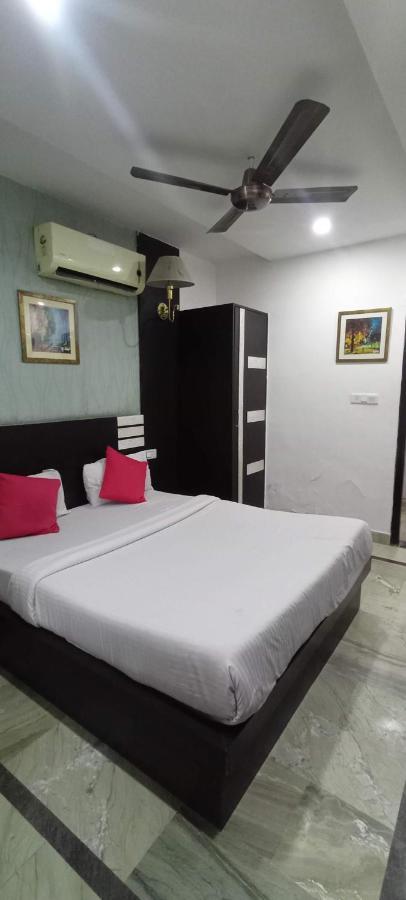 Hotel Laxman Resort Agra  Buitenkant foto