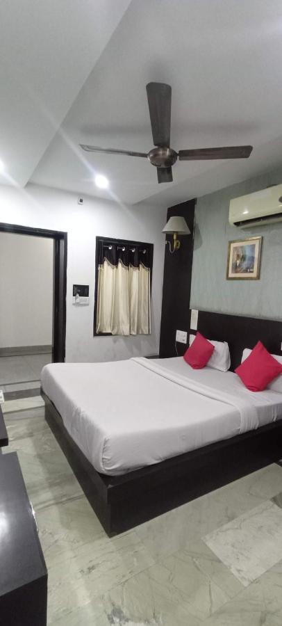 Hotel Laxman Resort Agra  Buitenkant foto