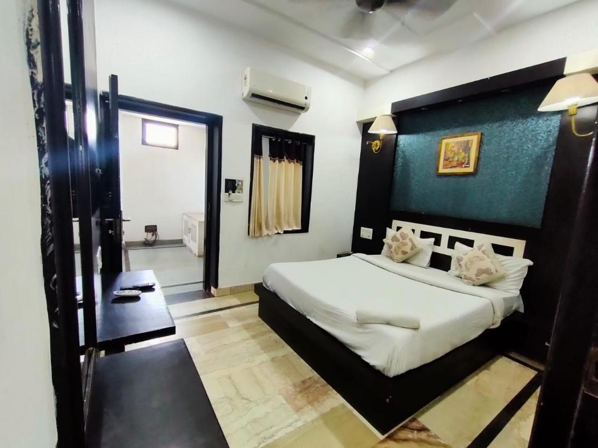 Hotel Laxman Resort Agra  Buitenkant foto