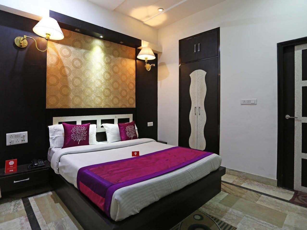 Hotel Laxman Resort Agra  Buitenkant foto