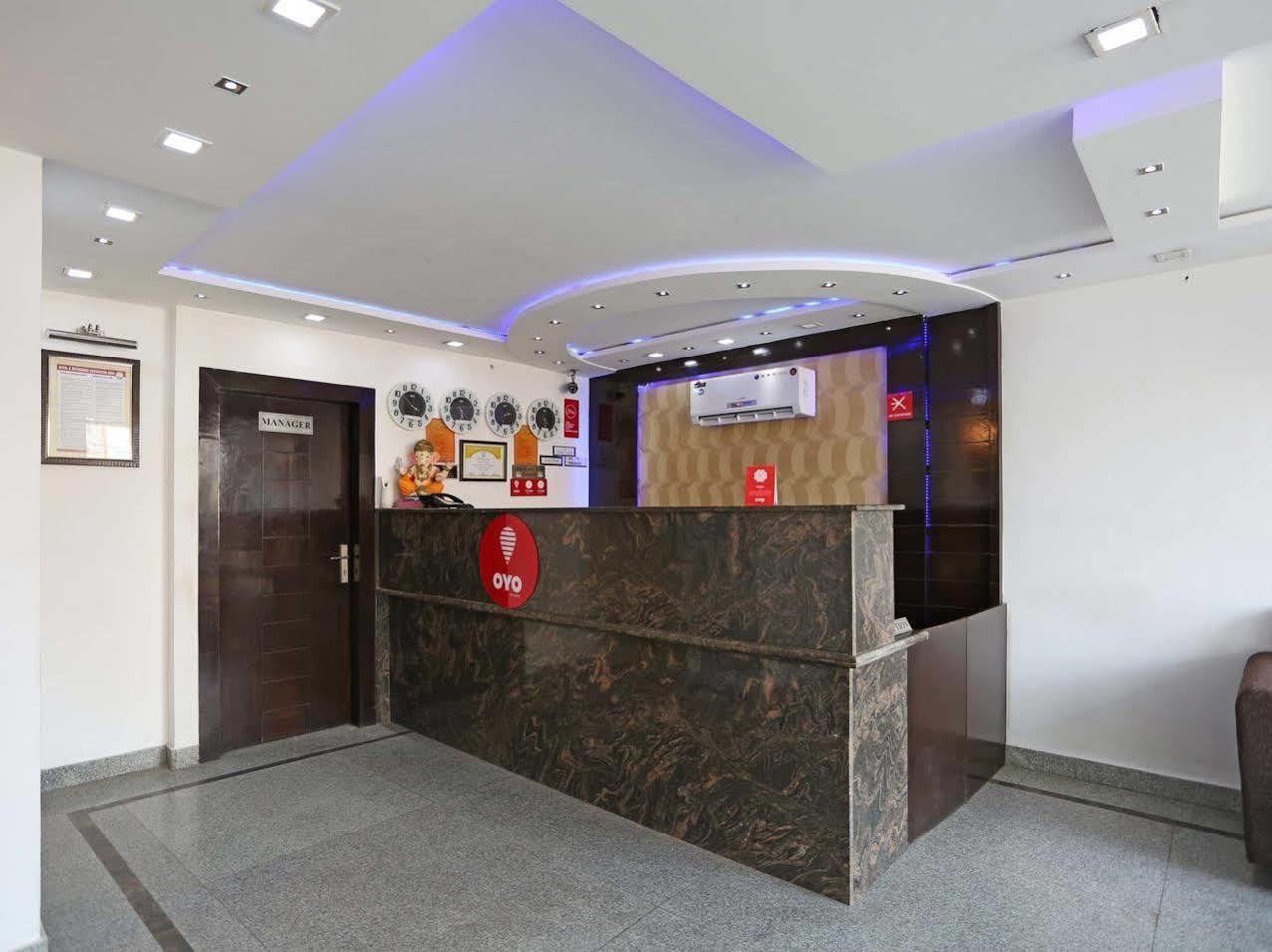 Hotel Laxman Resort Agra  Buitenkant foto