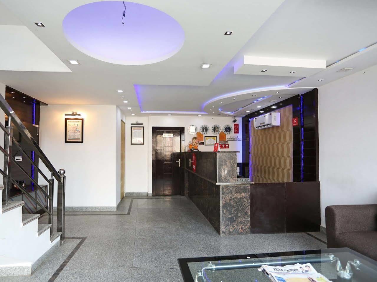 Hotel Laxman Resort Agra  Buitenkant foto